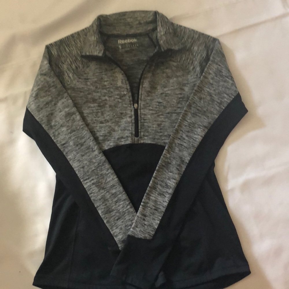 Reebok top